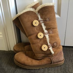 UGG Bailey Button Triplet Chestnut boots
